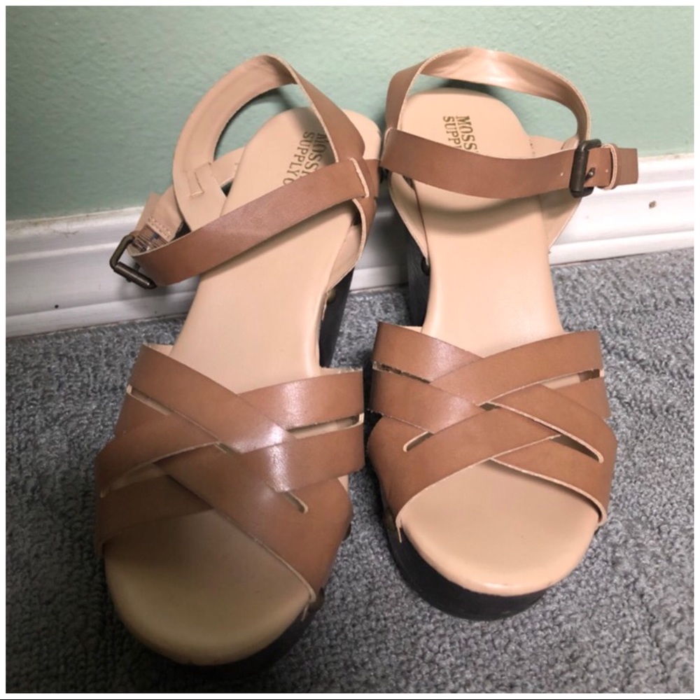 Nude wedges
